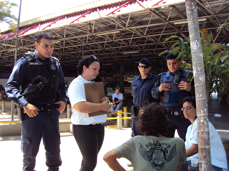 Das 16h às 22 horas, a equipe fará abordagem, identificação das demandas, orientação e encaminhamento