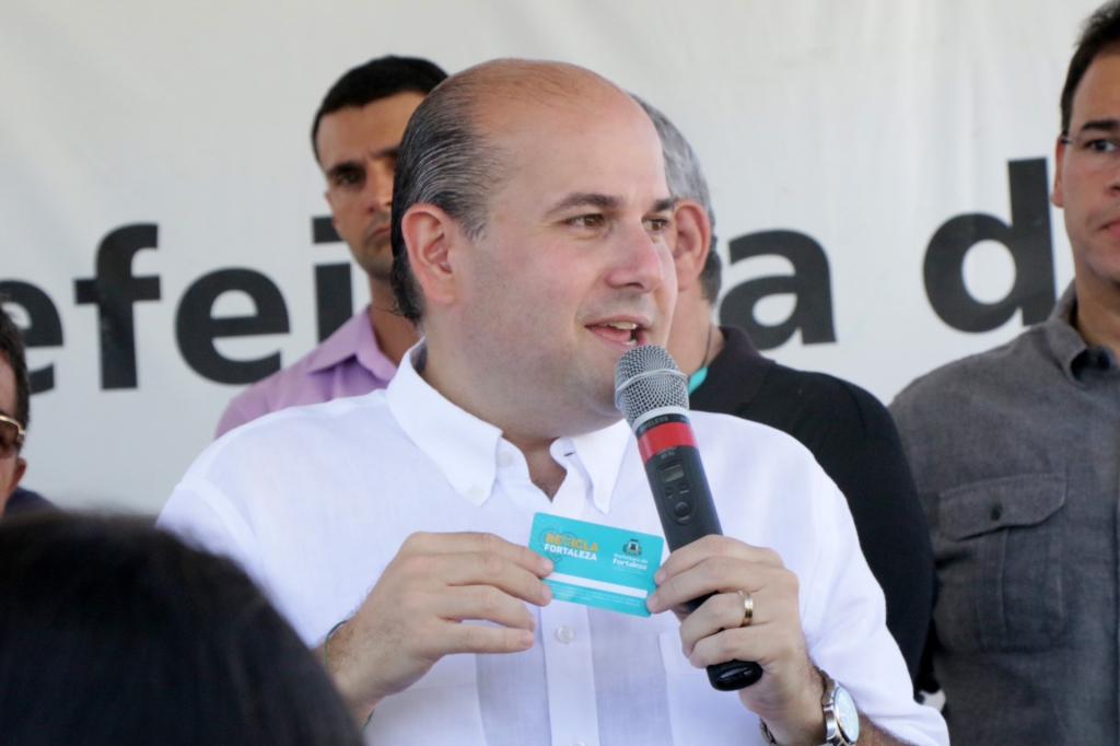 O objetivo dos Ecopontos é conscientizar os cidadão e combater o ciclo ineficiente de resíduos sólidos baseado somente na coleta Municipal