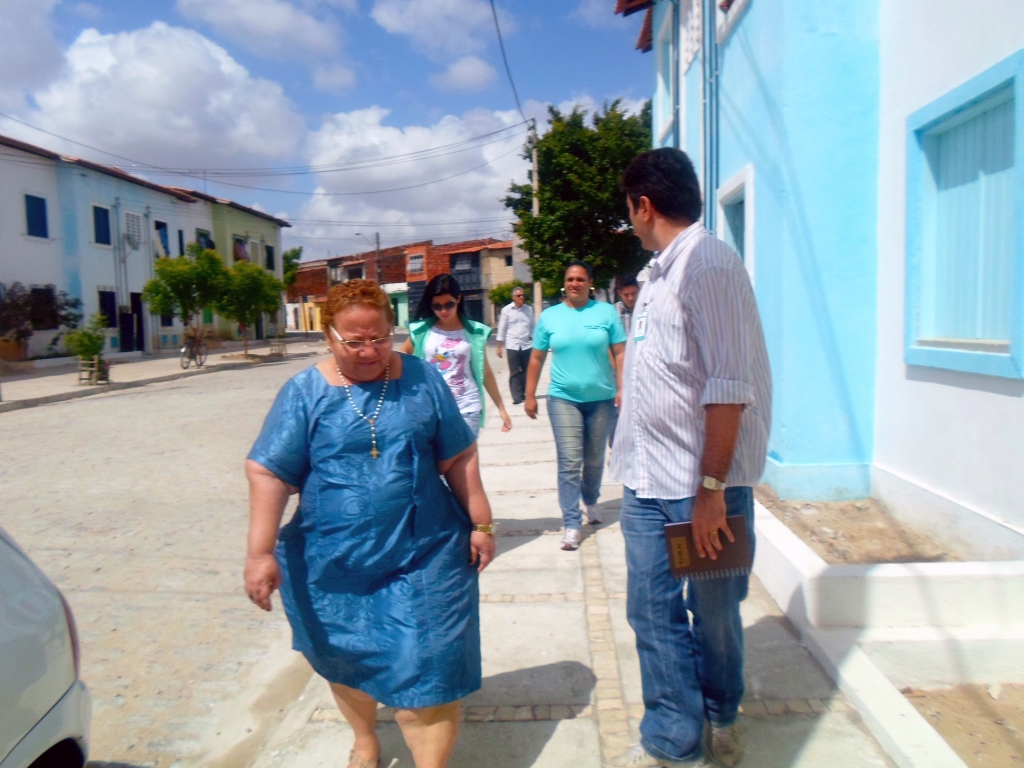 A prefeitura construiu e entregou 24 residências em setembro, e concluirá outras 20 novas casas na comunidade até o fim do ano