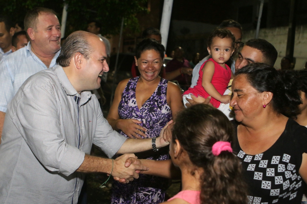 Estamos na Comunidade Cearazinho urbanizando 16 vias, com novo pavimento, microdrenagem, nova sinalização, ciclofaixa e implantação de luz branca