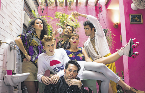 O espetáculo “Bando de Passaros Gordos”, da diretora Andréia Pires, é uma das atrações da programação do Cuca Barra