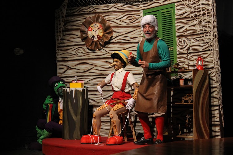 No sábado, o Cuca Barra traz o Grupo Comédia Cearense com a peça “Pinóquio”, no Cineteatro, às 19 horas