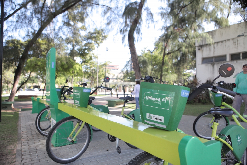 Com a entrega dos equipamentos, o Bicicletar, iniciado em dezembro de 2014, já disponibiliza 60 estações com um total de 600 bicicletas compartilhadas