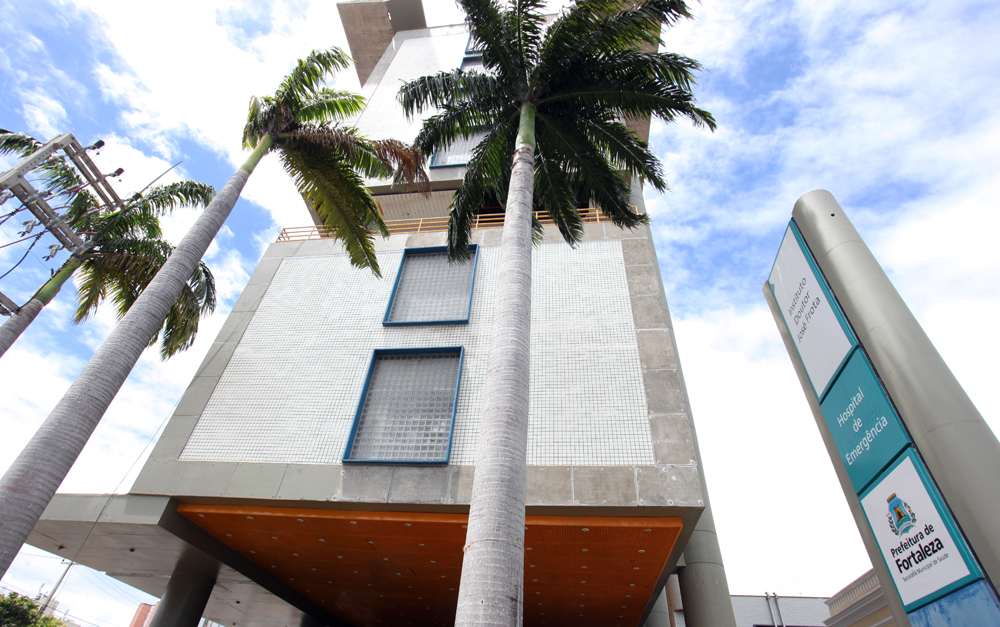 Grande parte dos órgãos foi captada no IJF e encaminhada para o Hospital de Messejana Dr. Carlos Alberto Studart Gomes (Foto: Marcos Moura)