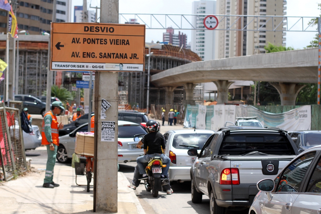 Nesta fase, o bloqueio se deve pela necessidade de complementar a pavimentação das vias (Foto: Igor de Melo)