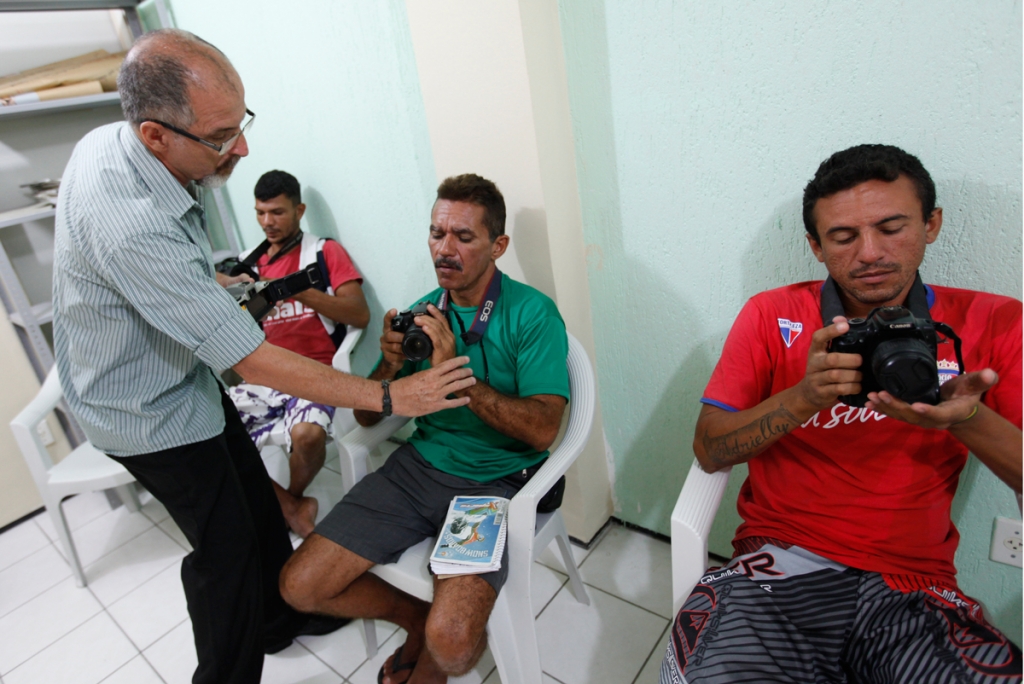 Ao todo, a turma conta com 15 alunos, que diariamente assistem documentários, além das aulas práticas e teóricas (Foto: Queiroz Netto)