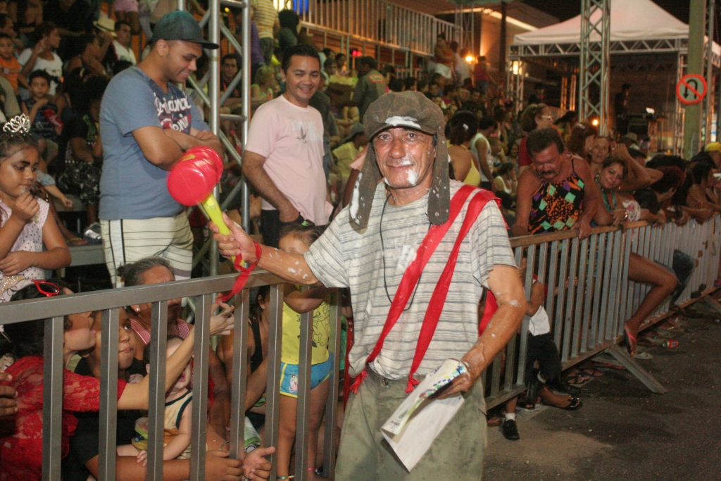 Com sua fantasia de Chaves, Misael Estevão Pereira foi o grande vencedor dos Sujos (Foto: Mauri Melo)