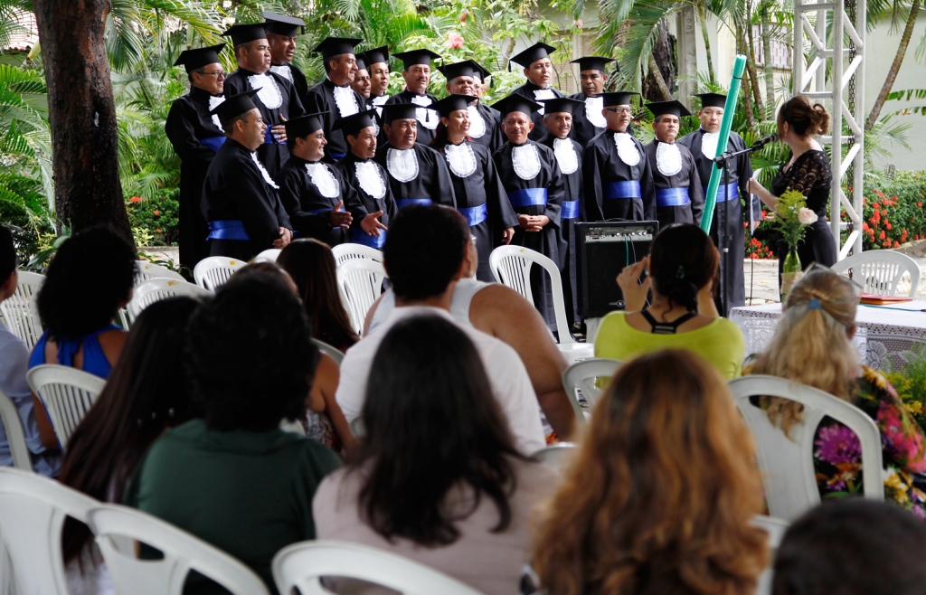 Além da entrega dos certificados, a solenidade constou de homenagens e apresentações musicais