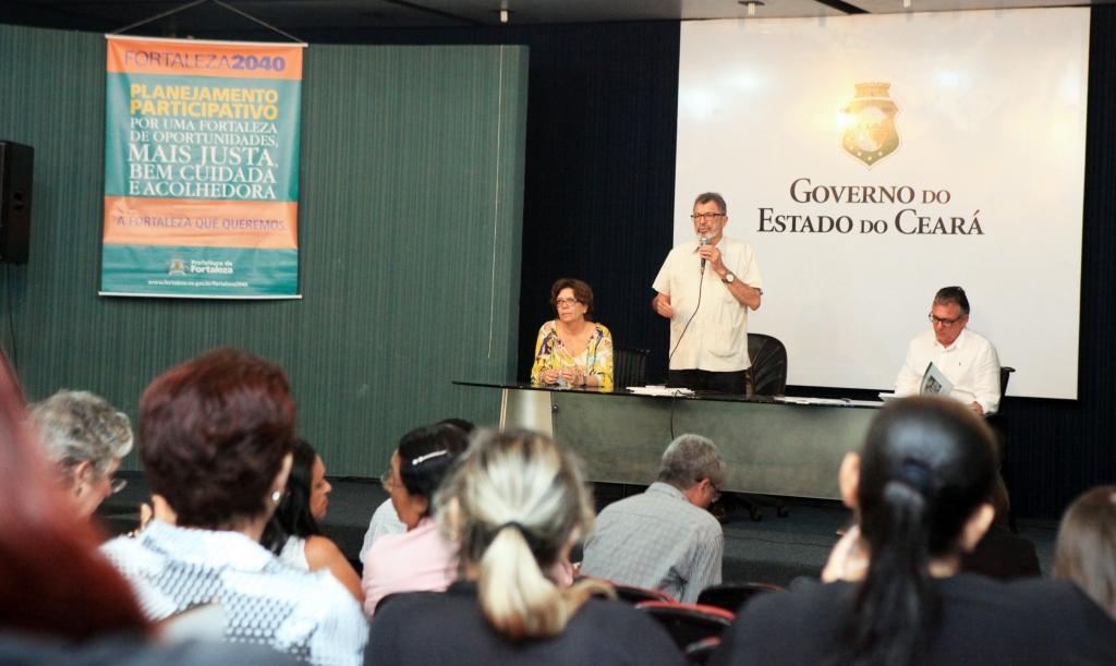 Encontro reuniu representantes de entidades de classe, instituições, associações e movimentos de bairro da Regional II, no Palácio Iracema