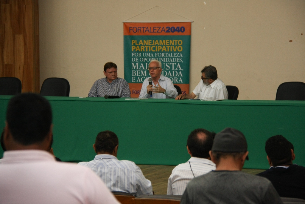 O encontro aconteceu no auditório central da Universidade Estadual do Ceará (UECE), na Regional IV (Foto: Kiko Silva)