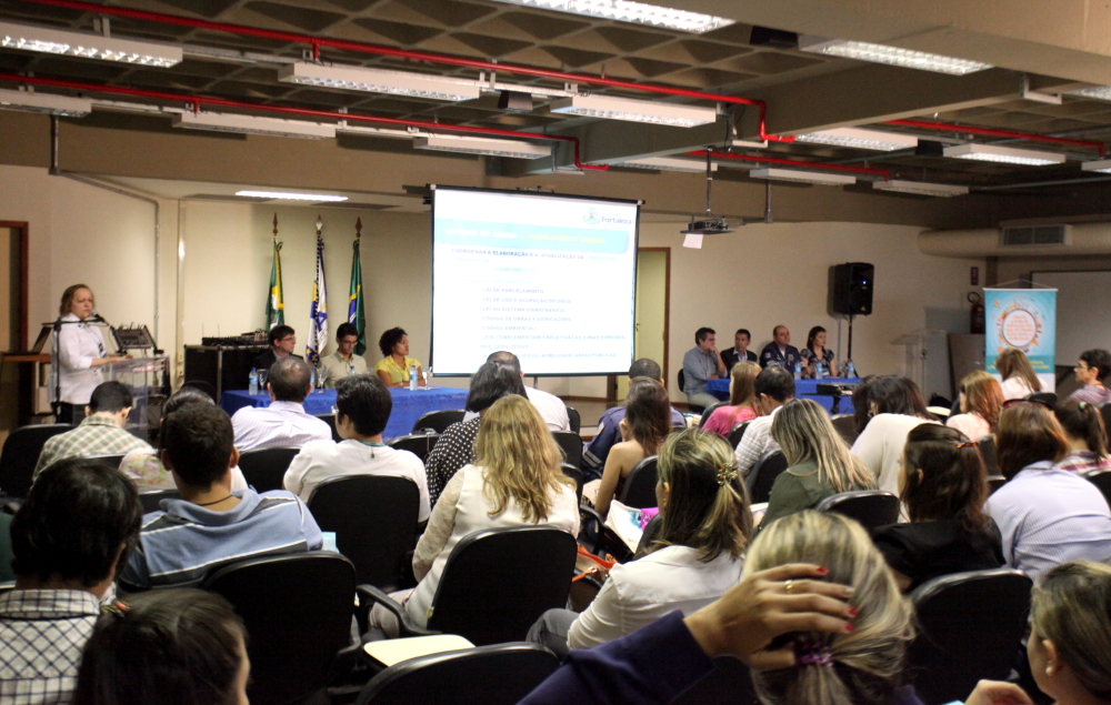 A mobilidade urbana foi tema central das palestras e discussões (Foto: Marcos Moura)