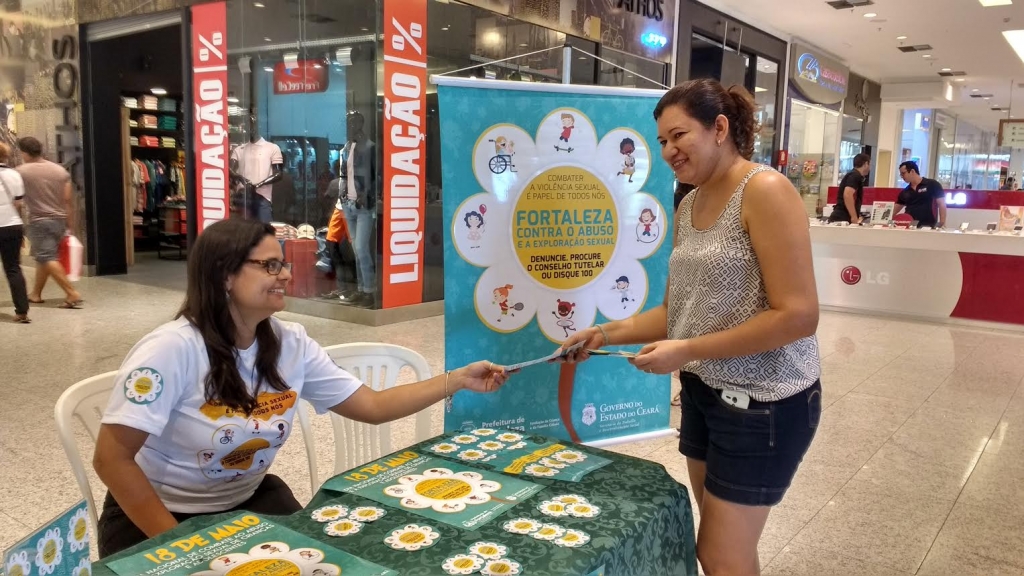 As pessoas foram sensibilizadas sobre a importância de denunciar os casos de violência sexual contra crianças e adolescentes