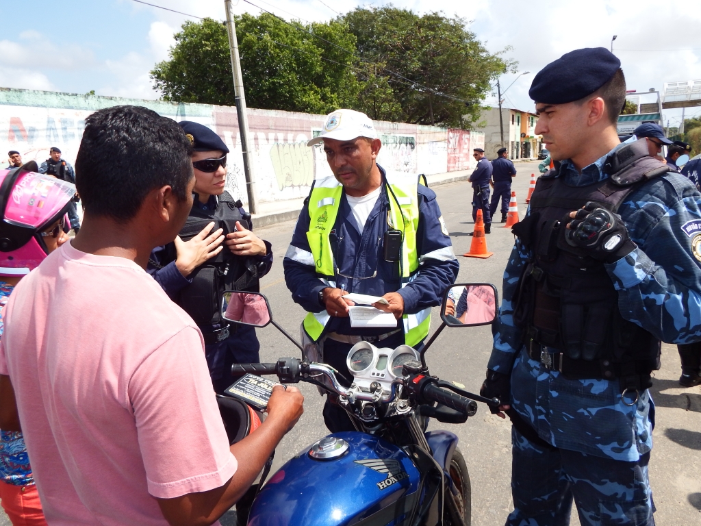 A atividade ocorreu nas imediações do Departamento Estadual de Trânsito (Detran) e contou com a participação de agentes da AMC