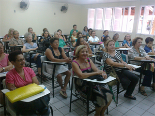 Todas as terças e quintas-feiras, das 15 às 17 horas, os 25 participantes da turma piloto marcarão presença em sala de aula