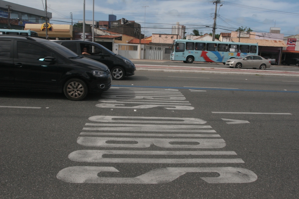Com a implantação das faixas, no dia 20 de janeiro, a Etufor constatou um aumento na velocidade média dos ônibus para 26,74 km/h (Foto: Mauri Melo)