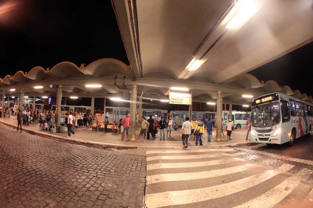 14 linhas que saem do terminal do Papicu também terão que fazer desvio em seus itinerários (Foto: Kaio Machado)