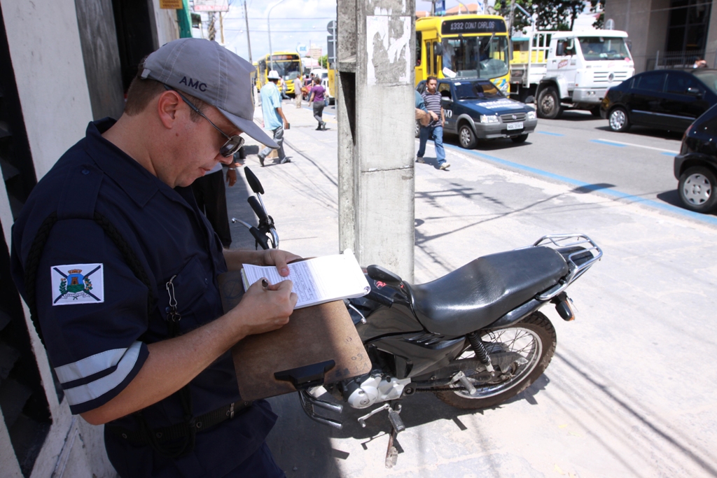 Estarão envolvidos nas operações do fim de semana 120 orientadores de trânsito, motoristas e supervisores (Foto: Queiroz Neto)