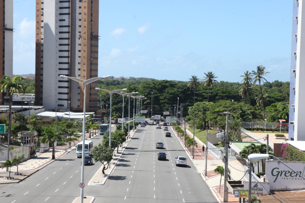 Os desvios são opções durante as obras de construção dos viadutos no cruzamento da Antônio Sales com Engenheiro Santana Júnior