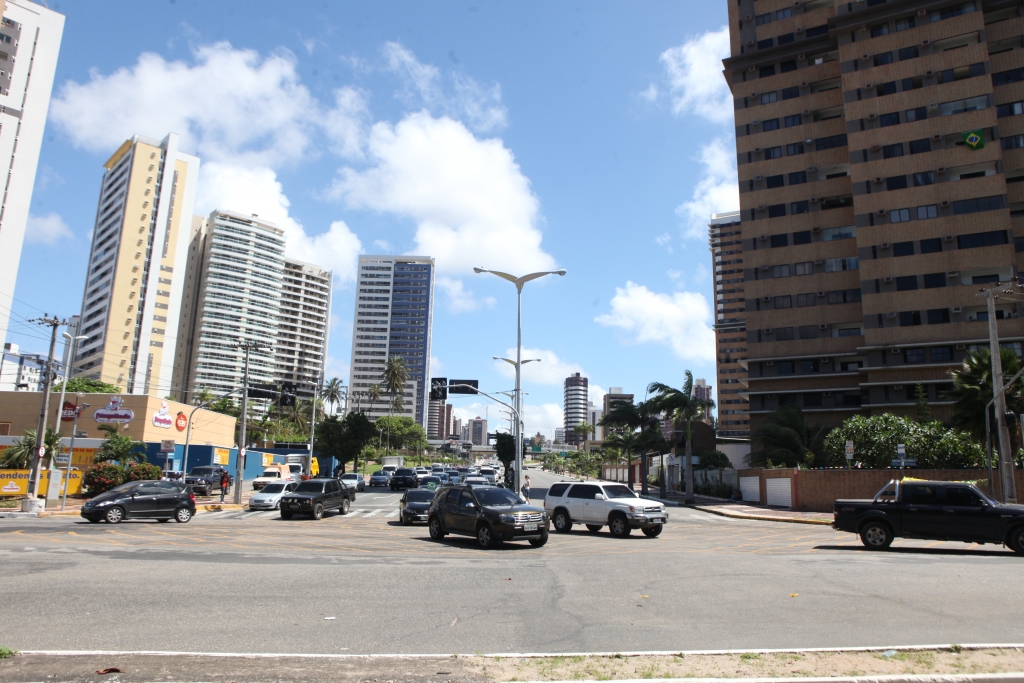 . Cerca de 130 agentes de trânsito atuarão diariamente no entorno para controlar o tráfego e orientar à população (Foto: Marcos Moura)
