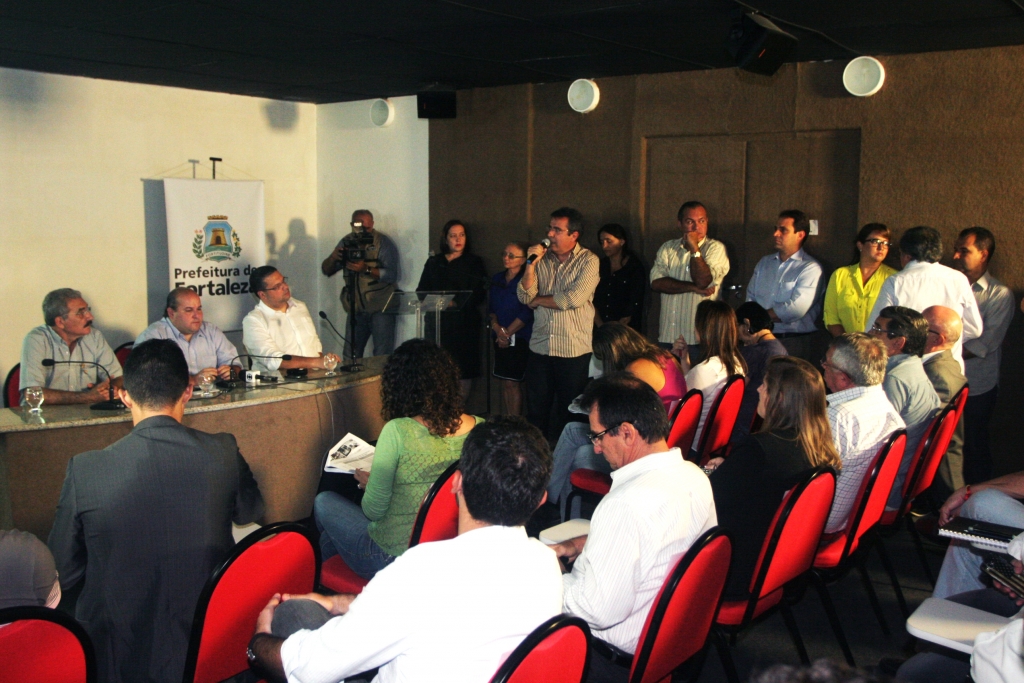 Entre as ações, um novo modelo de estacionamento da cidade, modelagem de binários e redesenho das rotas de transporte público (Foto: Mauri Melo)