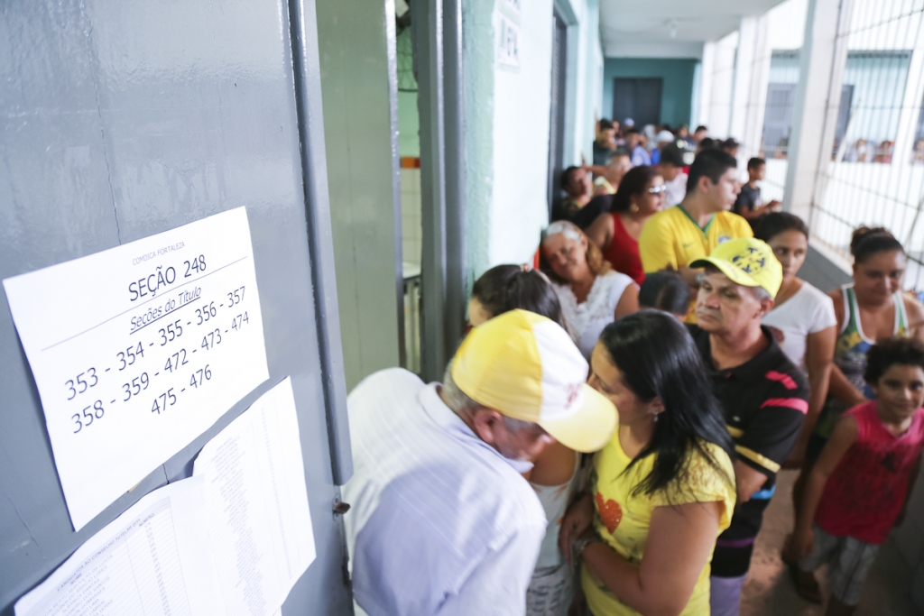 Presença de eleitores foi intensa pela manhã (Foto: Thiago Gaspar)