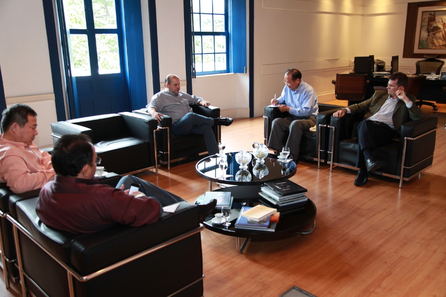 Economia, política, investimentos estrangeiros no Ceará e infraestrutura foram os assuntos abordados (Foto: Queiroz Neto)