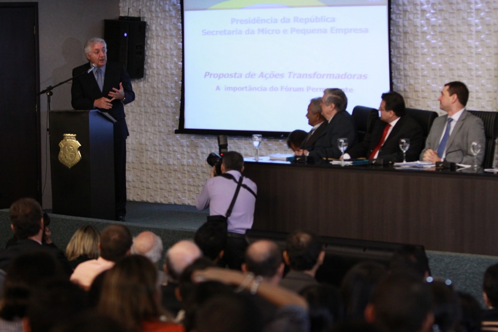 A iniciativa visa reduzir o prazo de abertura de empresas dos atuais 150 dias para, no máximo, cinco dias (Foto: Queiroz Neto)