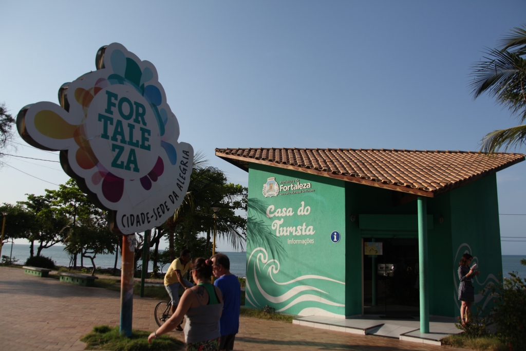 No local, os turistas podem buscar informações com os 24 colaboradores das 9h às 20 horas (Foto: Thiago Gaspar)