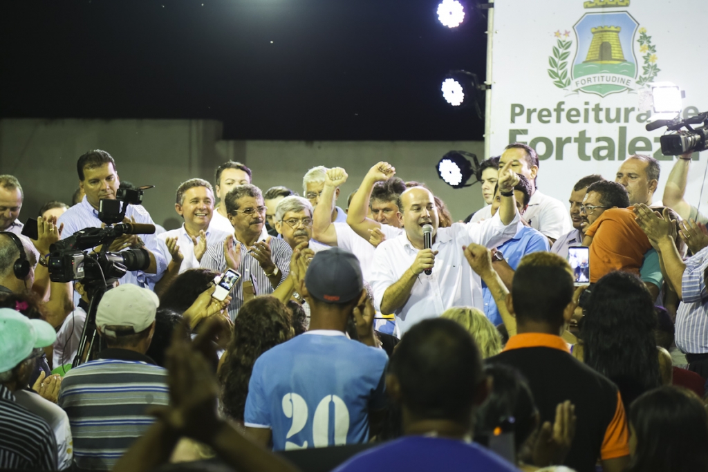 De acordo com Roberto Cláudio, o foco da gestão é levar mais saúde para as áreas mais povoadas da cidade (Foto: Thiago Gaspar)
