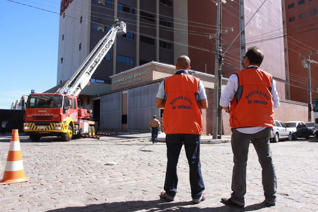 O treinamento realizou a simulação de uma situação de explosão em empresa (Foto: Queiroz Neto)