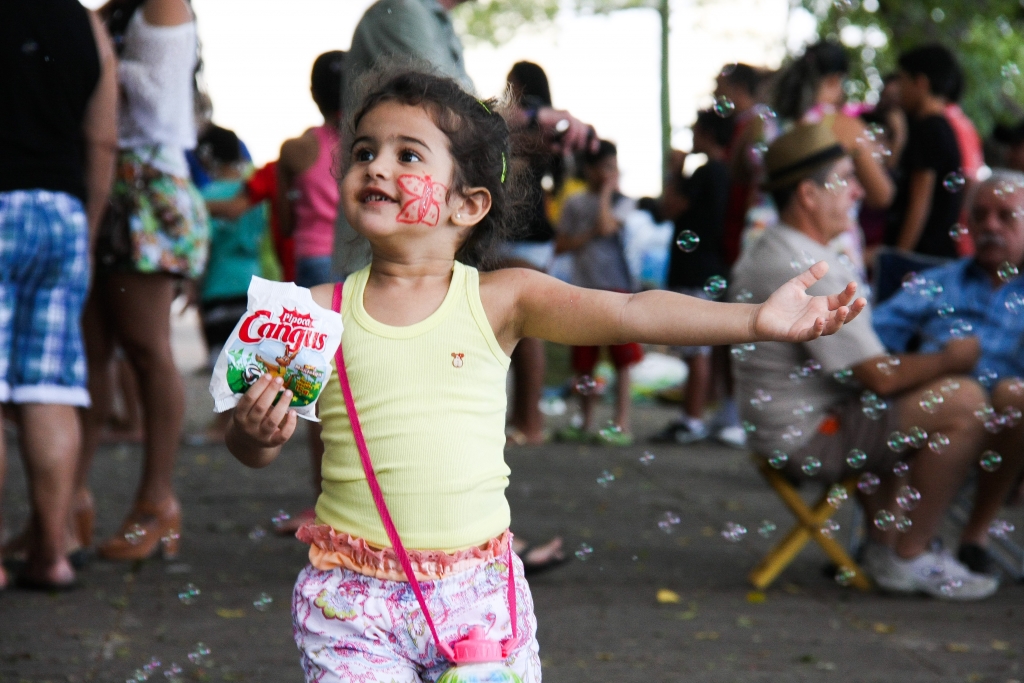 A programação incluiu jogos como damas, lego e outros de salão, além de pintura de corpo e distribuição de pipoca e picolés (Foto: Kiko Silva)