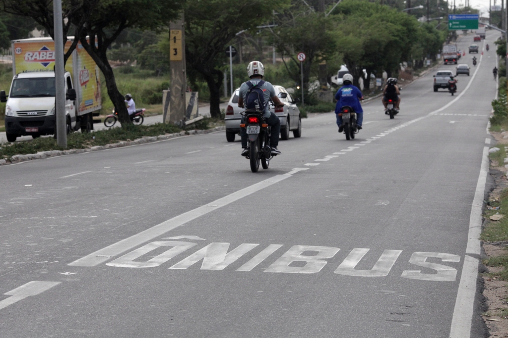 A meta é implantar, em toda a cidade, mais 73,9 quilômetros de faixas exclusivas até julho, totalizando 122 quilômetros em um ano (Foto: Kaio Machado)