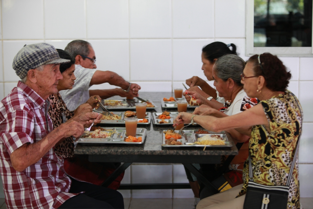 O Restaurante é aberto ao público e serve 1.400 refeições, em média. (Foto: divulgação)