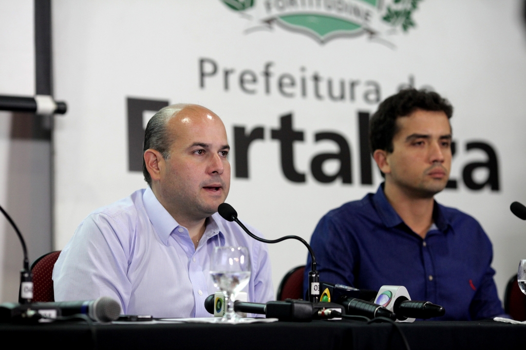 O prefeito Roberto Cláudio anunciou as medidas nesta quinta-feira (09/07), no Paço Municipal (Foto: Kaio Machado)