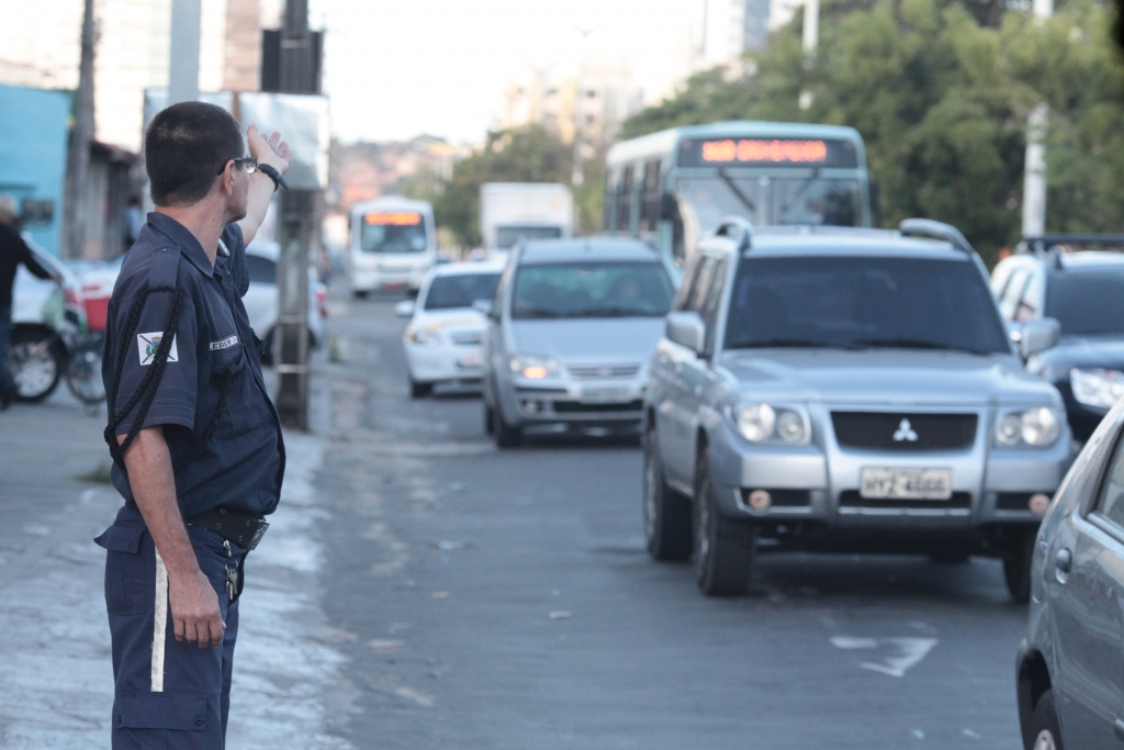 Agentes da AMC estarão no local durante os primeiros dias de intervenção efetuando o controle de tráfego (Foto: Kaio Machado)