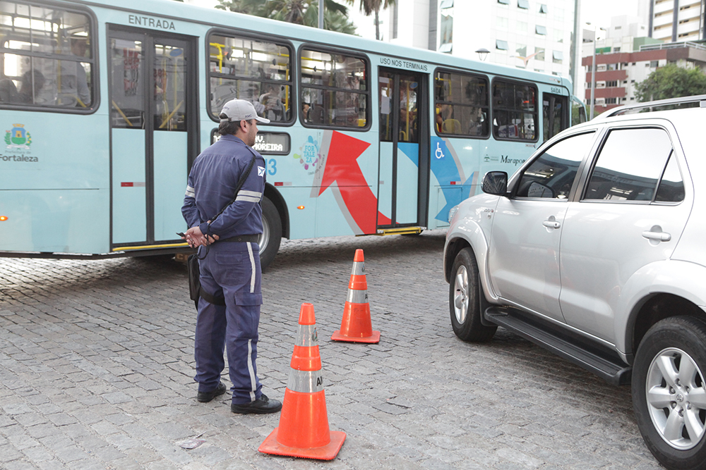 Os agentes da AMC estarão no local orientando os motoristas durante os primeiros dias de obra (Foto: Kaio Machado)