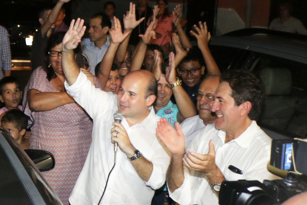 Durante a caminhada, o Prefeito aproveitou ainda para anunciar novas melhorias para o bairro, que irá receber um Ecoponto, posto de saúde e praça