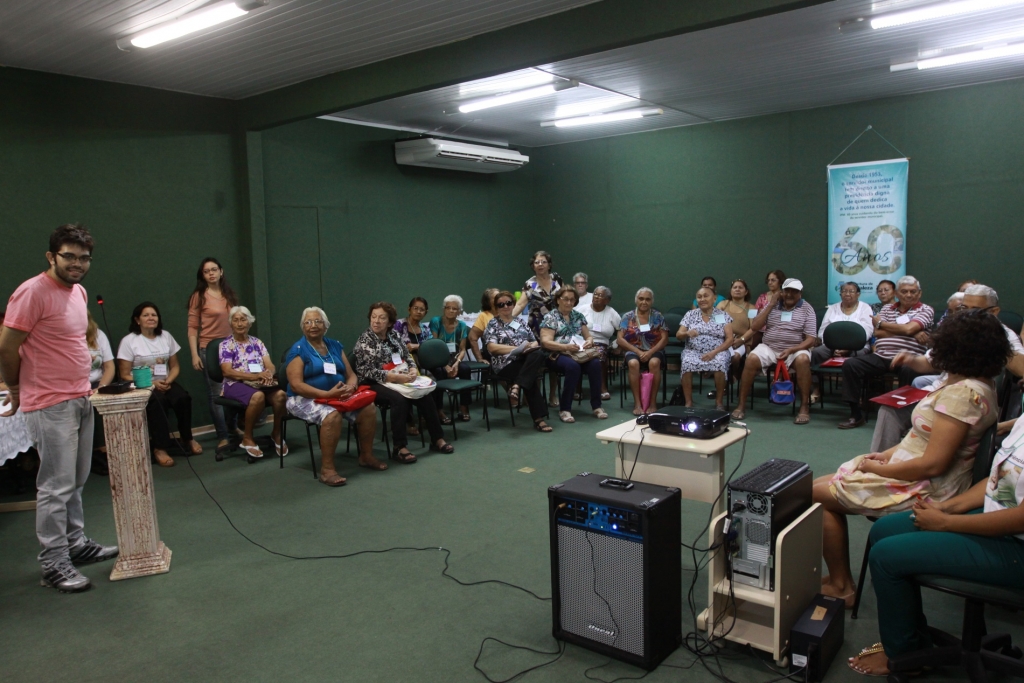A oficina “Memórias de Fortaleza, eu sou parte dessa história” foi ministrada por técnicos da Secultfor (Foto: Queiroz Netto)