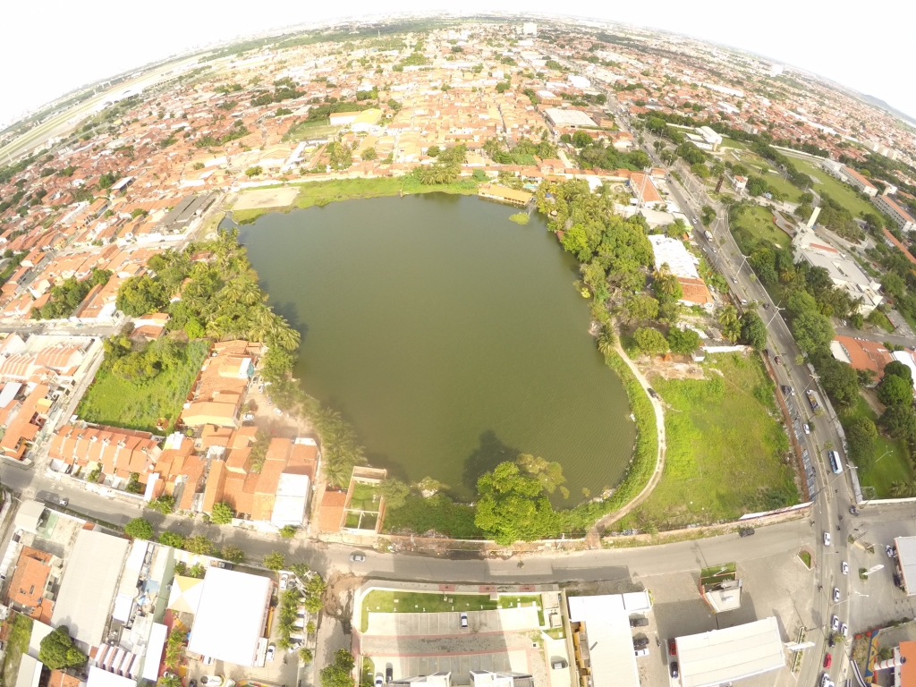 O projeto prevê o desassoreamento e dragagem da lagoa, aumentando sua eficiência na captação de águas pluviais