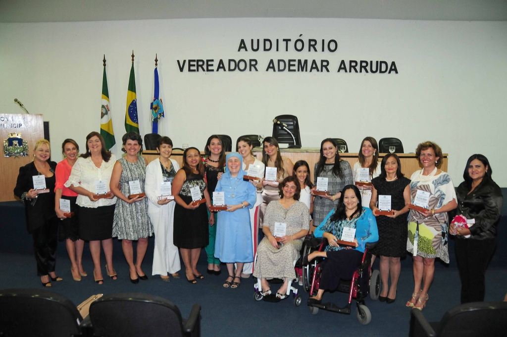 Além da primeira-dama, também foram homenageadas 16 mulheres (Foto: Nely Rosa)