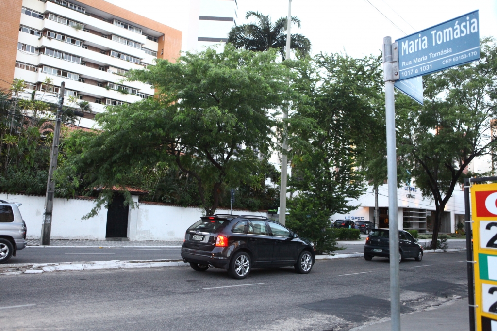 A Rua Maria Tomásia concentrará todo o fluxo veicular no sentido leste-oeste (Papicu/Centro) (Foto: Kaio Machado)