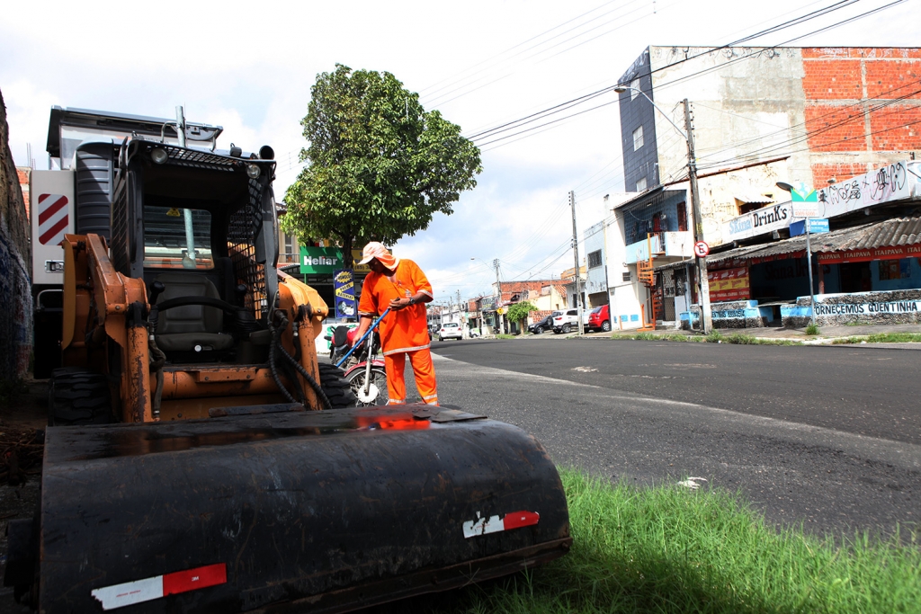 Para organizar os trabalhos do projeto de requalificação viária no Montese, o projeto está sendo executado por etapas