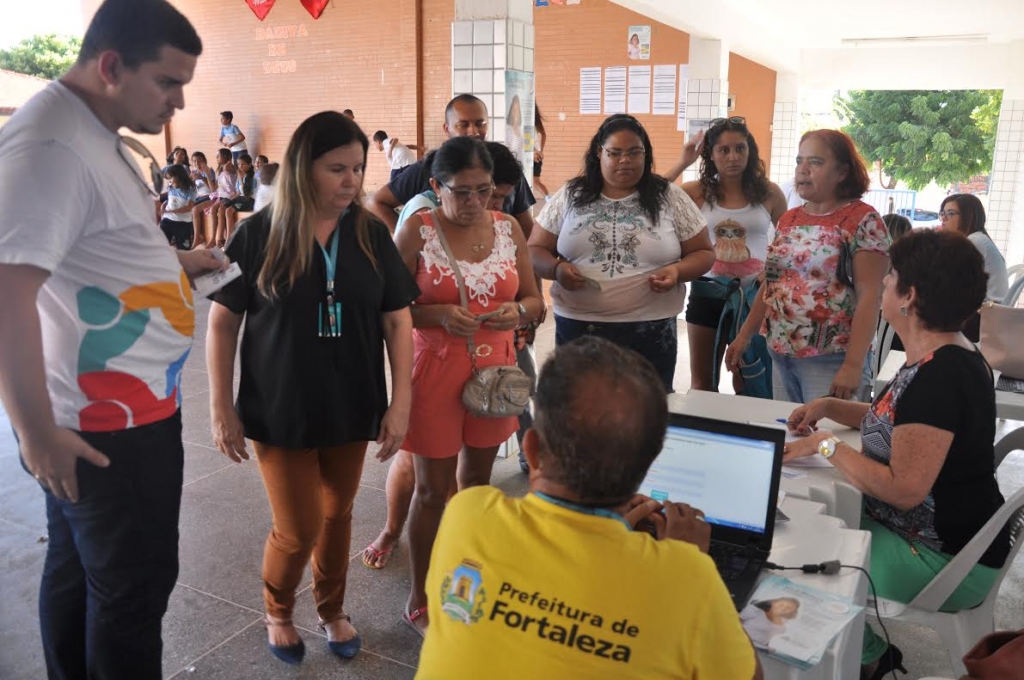 Qualquer pessoa com idade igual ou superior a 16 anos pode participar, tendo em mãos um documento de identificação com foto e CPF