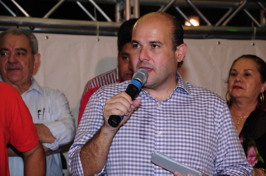 O Prefeito destacou a importância da Praça para atender aos moradores do bairro e para voltar a atrair fortalezenses e turistas (Foto: Nely Rosa)