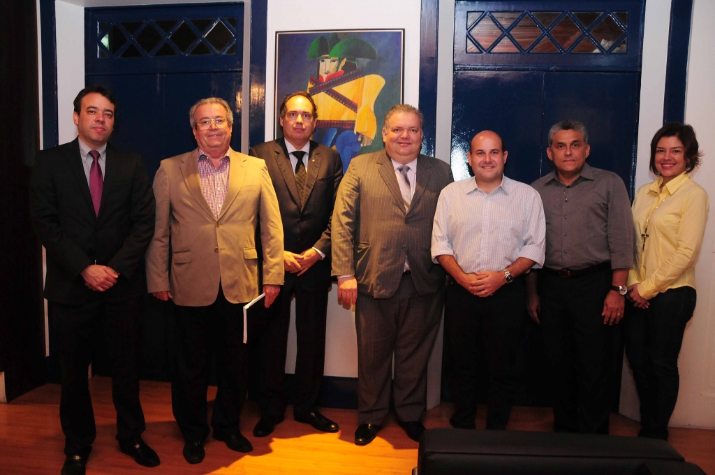 Diretores dos principais clubes sociais de Fortaleza foram recebidos pelo Prefeito no Paço Municipal (Foto: Nely Rosa)