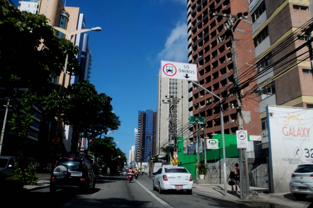 O projeto prevê o prolongamento da faixa de ônibus da Av. Abolição, ampliando em 1,8 km a rede de faixas exclusivas (Foto: Nely Rosa)