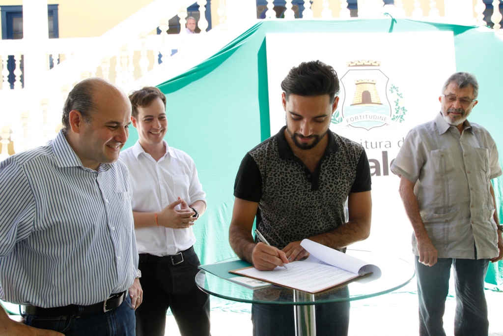 Solenidade ocorreu no Paço Municipal na manhã desta segunda-feira (01/06) (Foto: Queiroz Netto)