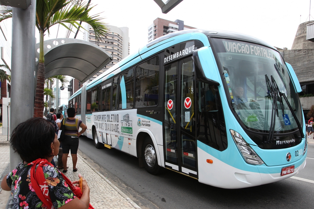 Com mais essa opção passam a circular diariamente pelo cruzamento 19 linhas de ônibus e vans, atendendo um total de 140 mil passageiros por dia