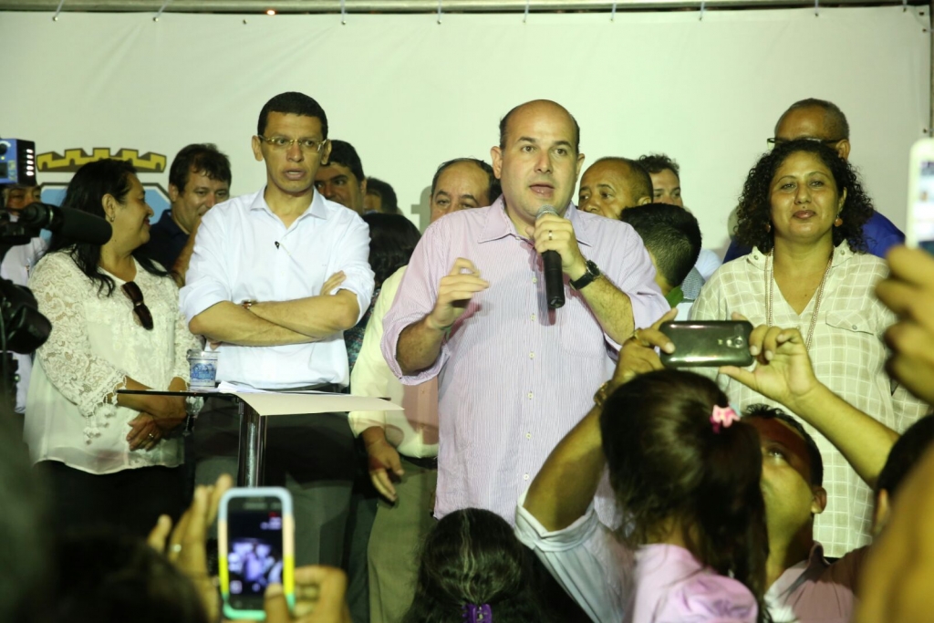 Segundo Roberto Cláudio, a Prefeitura vai executar uma completa reurbanização do Conjunto Renascer (Foto: Queiroz Netto)