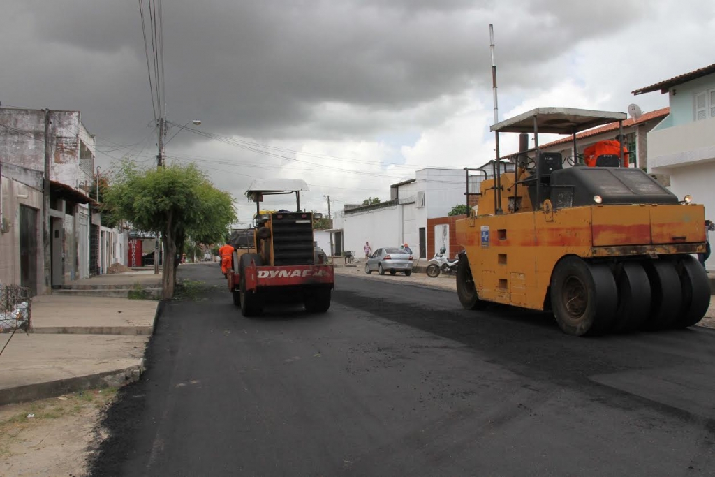 Projeto vem ampliando e recuperando a malha viária da cidade